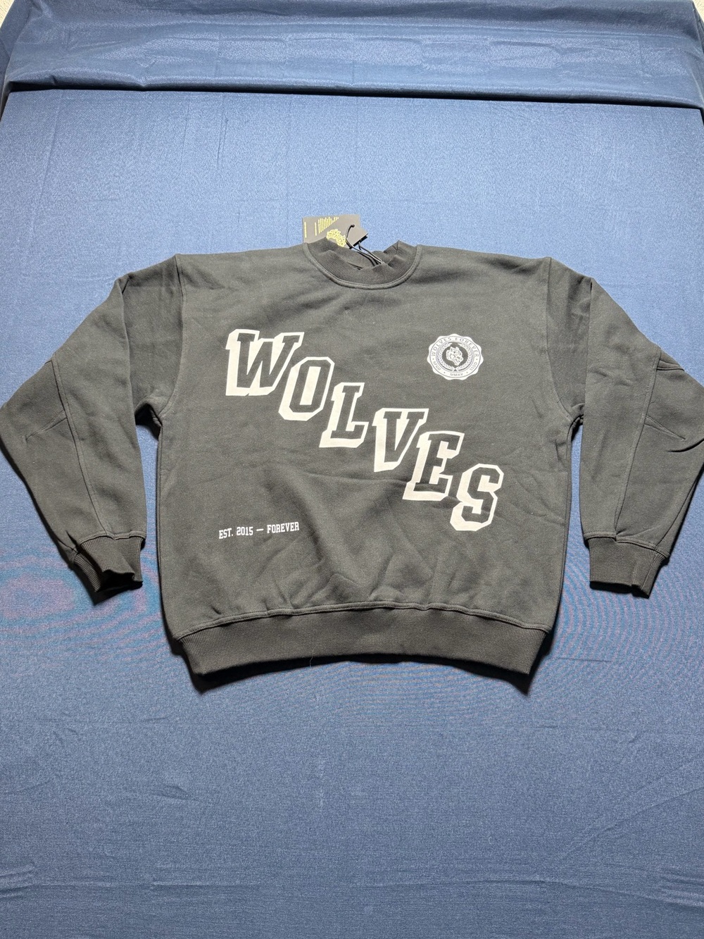 Darc Sport Wolves Forever Premium Crewneck Sweatshirt Size S NWT